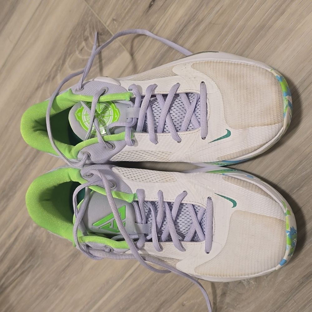 Nike, men’s size 8.5, (used) lightly worn